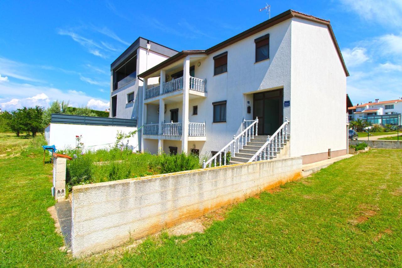 Apartments Veroslava 2159 Pula Exterior photo
