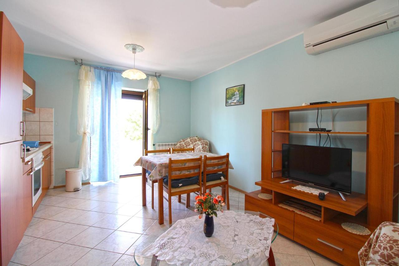 Apartments Veroslava 2159 Pula Exterior photo